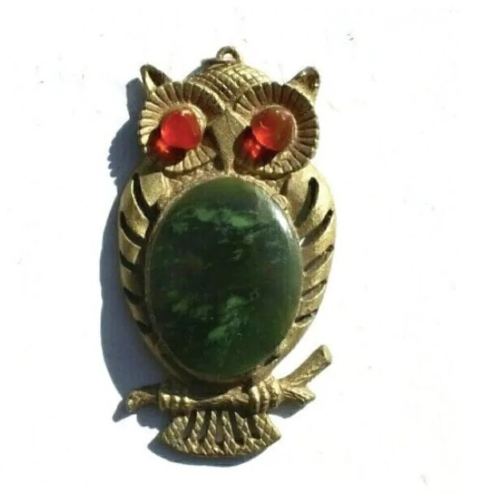 Vintage Metal Gold Owl W/ Green (Gemstone / Geode) Costume Jewelry Pendant